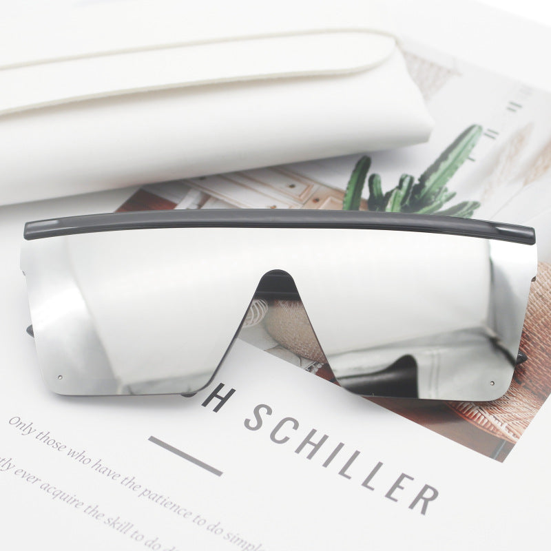 Women’s Sporty Sunglasses in Trendy Shield Design Bowlift