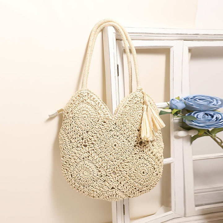 Handmade straw bag with structured design Bowlift