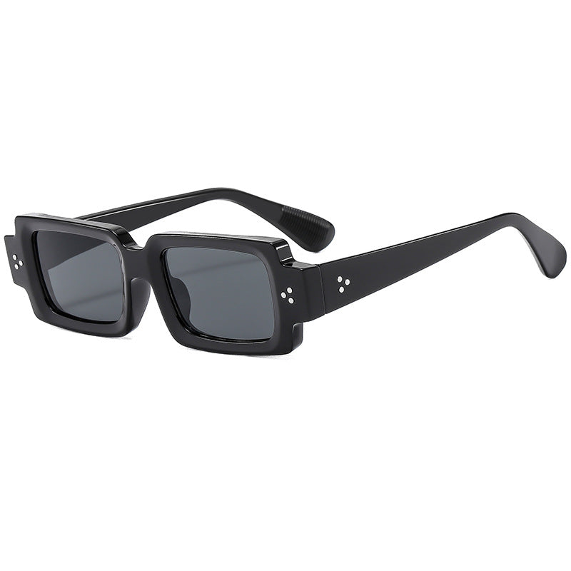 Women Fashionable oversized sunglasses with futuristic design Bowlift