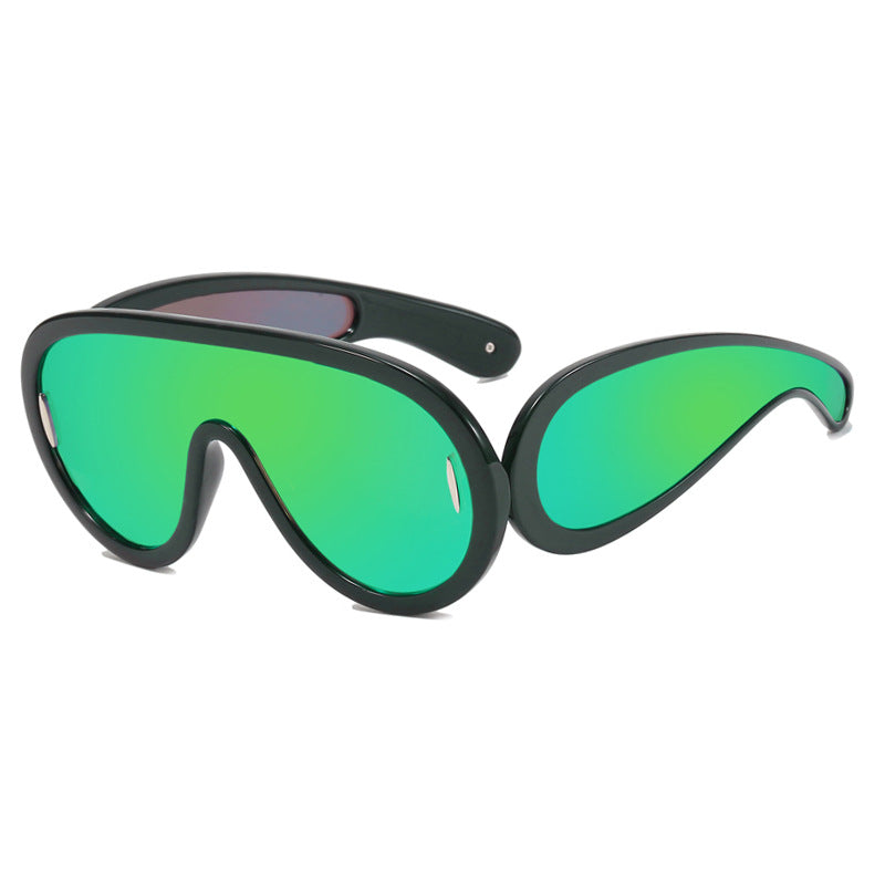 Ladies sporty protective goggles in innovative design Bowlift