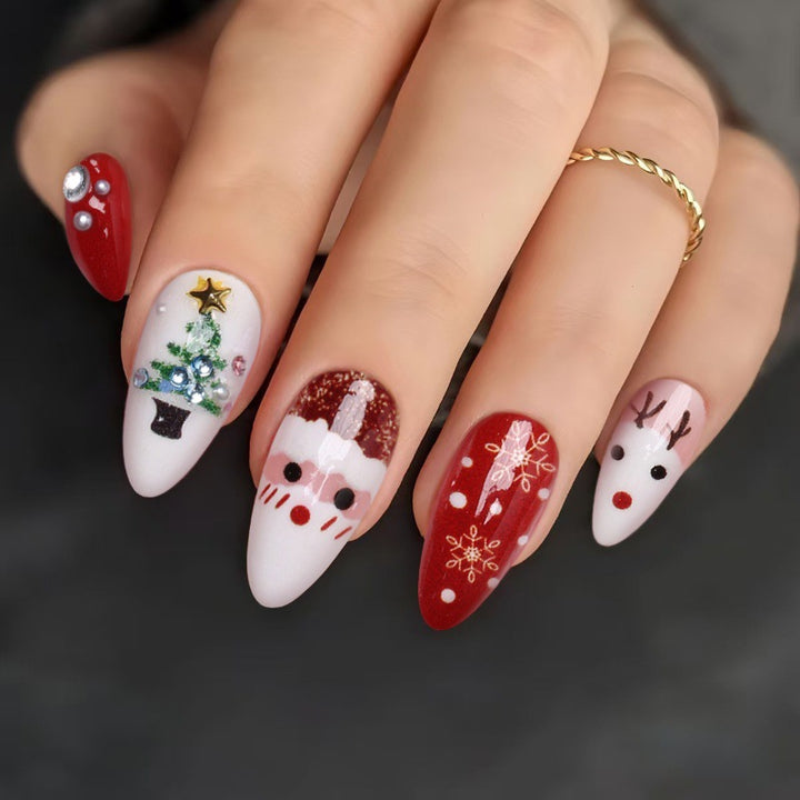 Creative artificial nails with Christmas motif Bowlift