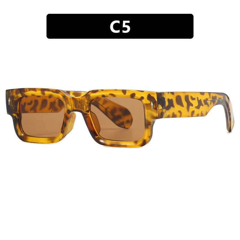 Women's fashionable square sunglasses with striking design Bowlift