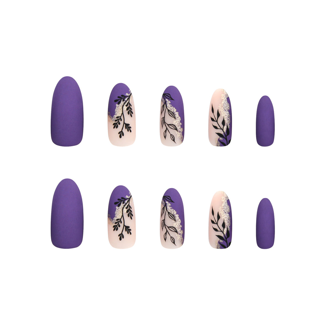 Artfully decorated stiletto nails Bowlift
