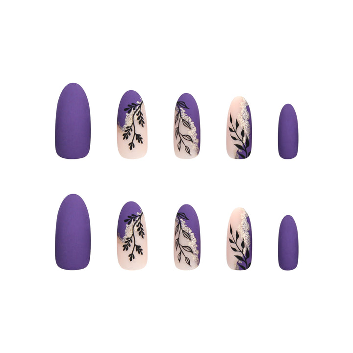 Artfully decorated stiletto nails Bowlift