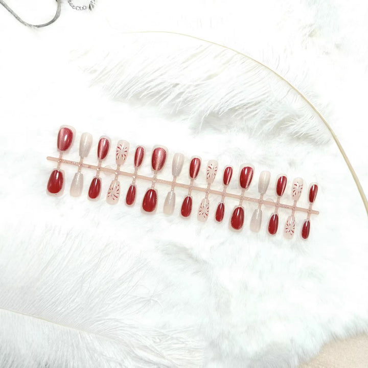 Artificial nails with glamorous accents Bowlift
