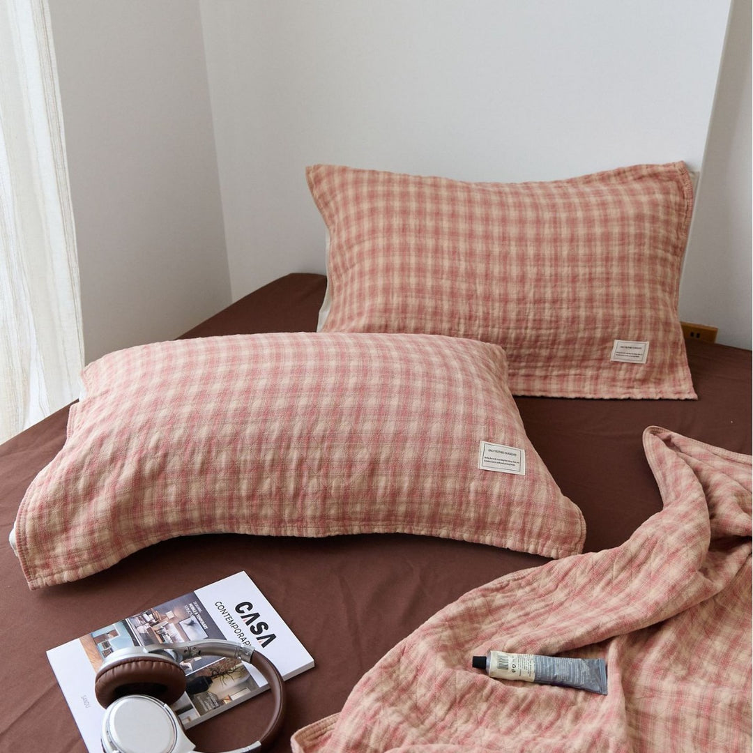 Women's pillowcase with delicate floral motif Bowlift