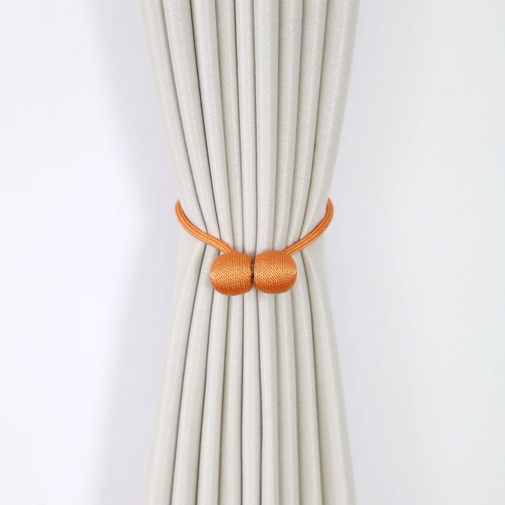 Decorative curtain tieback Bowlift
