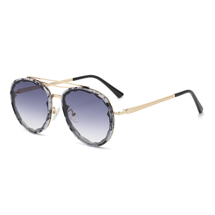 Women's modern styled sunglasses in elegant oversize style Bowlift