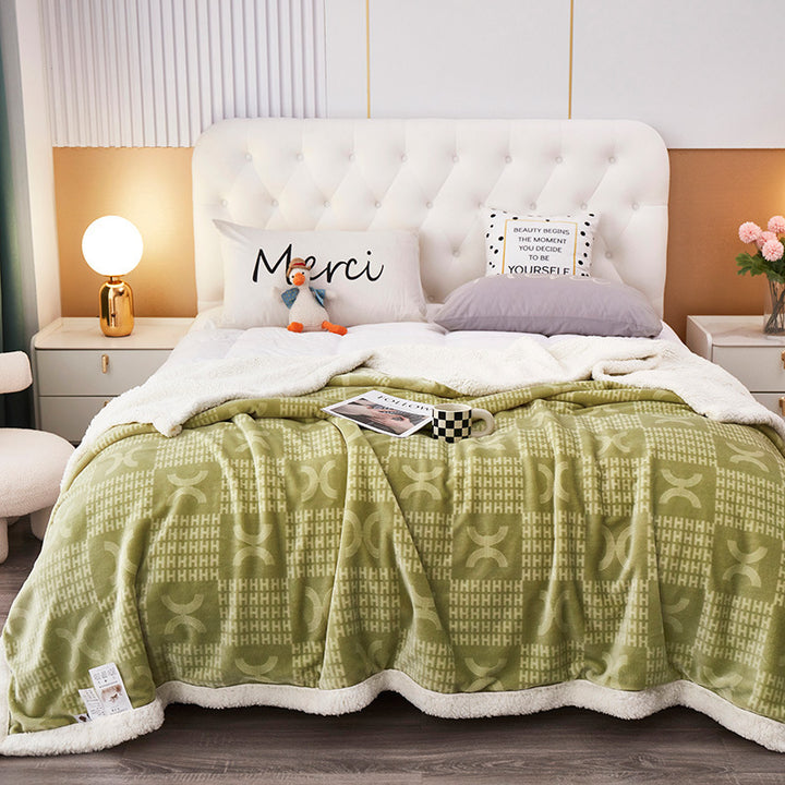 Women's Cozy and Comfortable Bedspread Bowlift