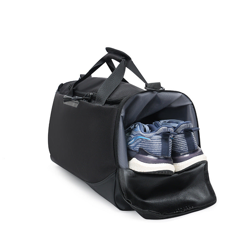 Men's sporty travel bag with ample storage space and detachable shoulder strap Bowlift