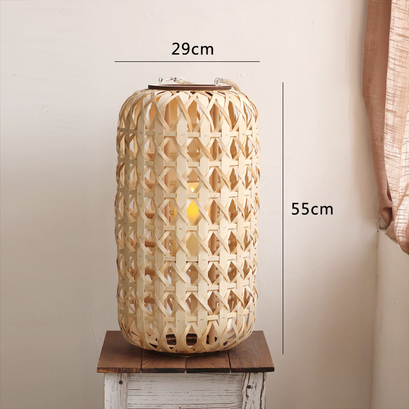 Handcrafted lantern in natural design Bowlift