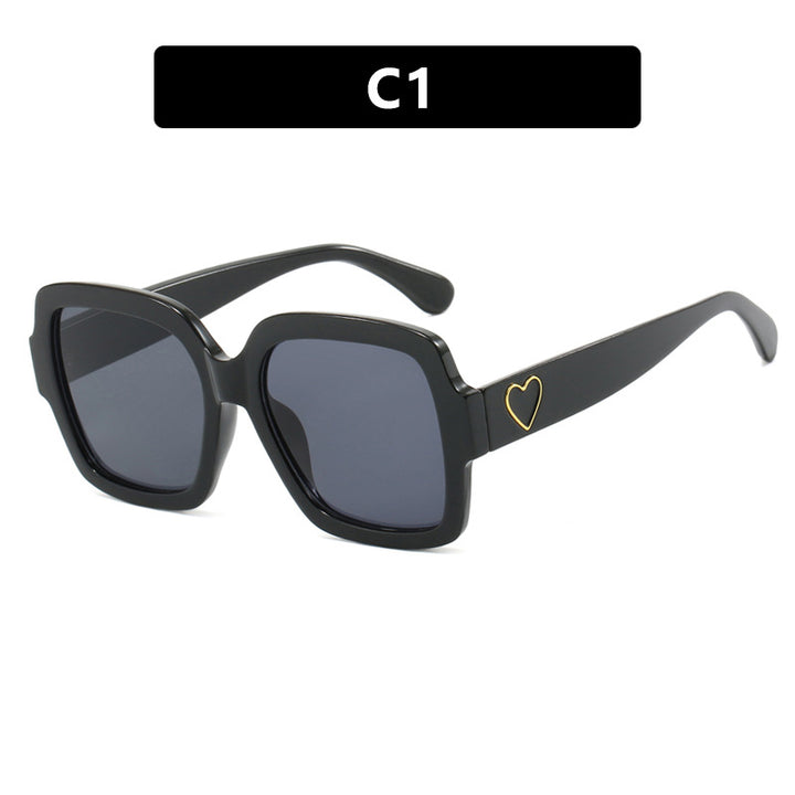 Women's square sunglasses with playful heart detail Bowlift