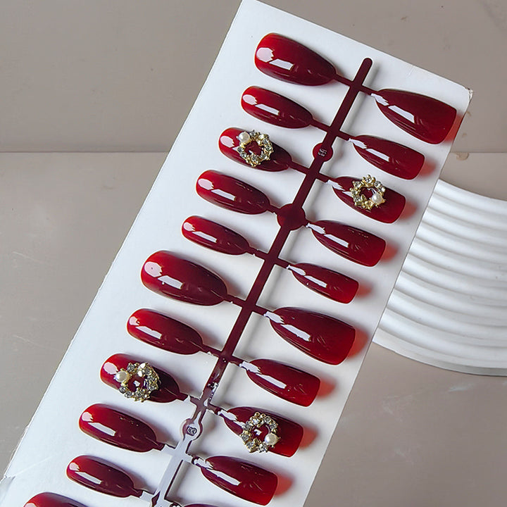Glamorous Artificial Nails Bowlift