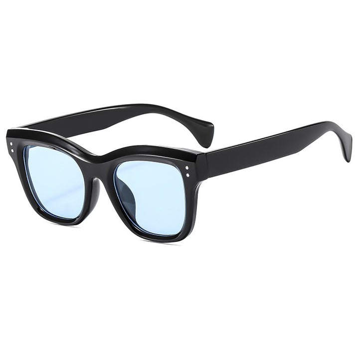 Ladies retro-inspired sunglasses with protective UV light filter Bowlift