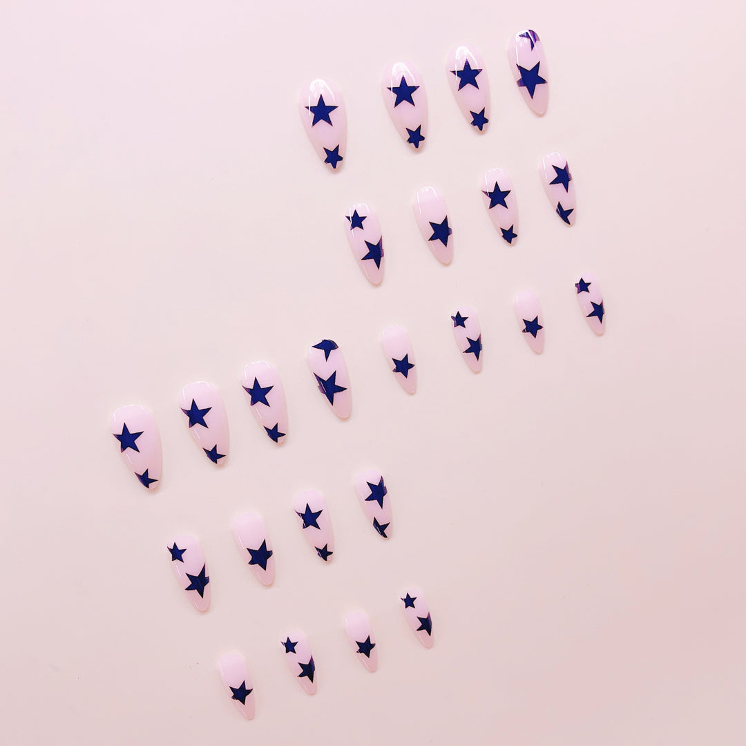 Creative nail tips with star motif Bowlift