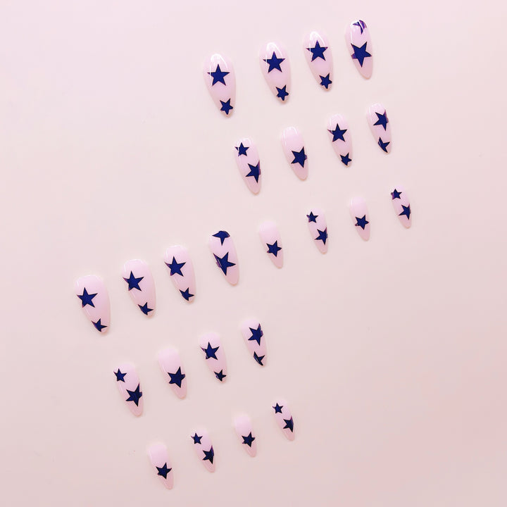 Creative nail tips with star motif Bowlift