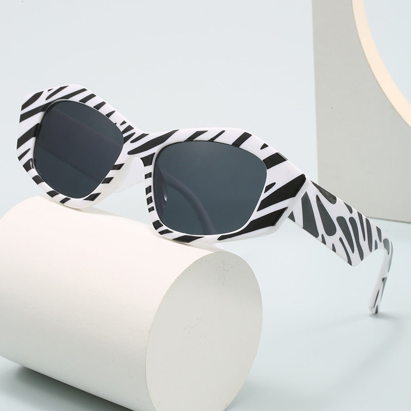 Ladies Creative Sunglasses in Exotic Leopard Pattern Bowlift