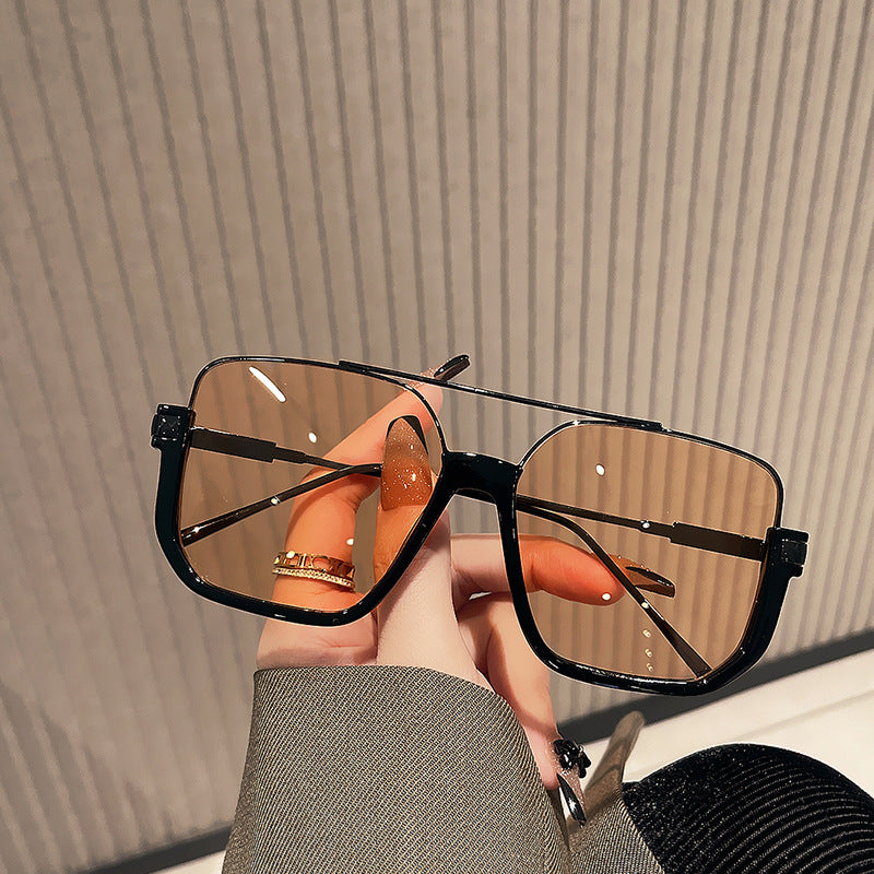 Women oversized sunglasses with elegant, square frame Bowlift