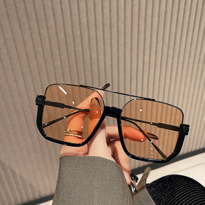 Women oversized sunglasses with elegant, square frame Bowlift