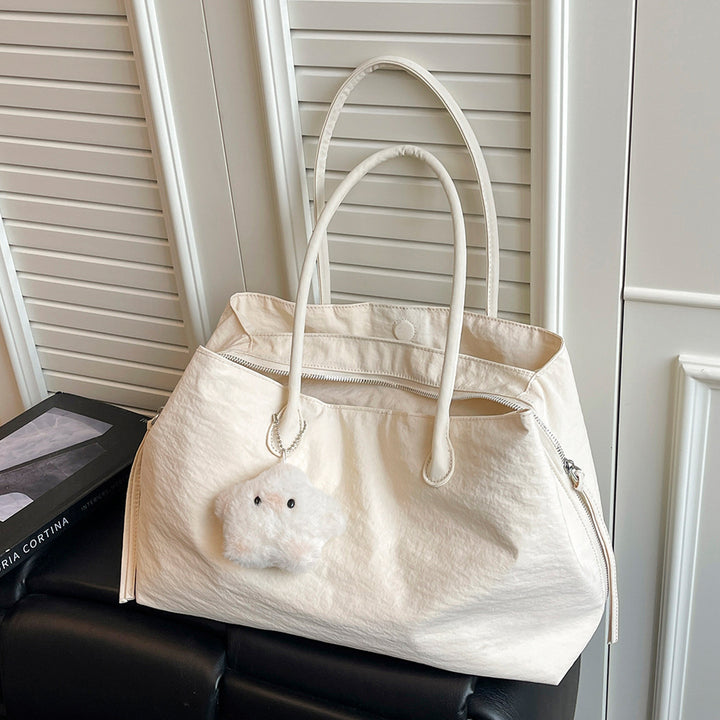 Elegant and Multifunctional Handbag Bowlift