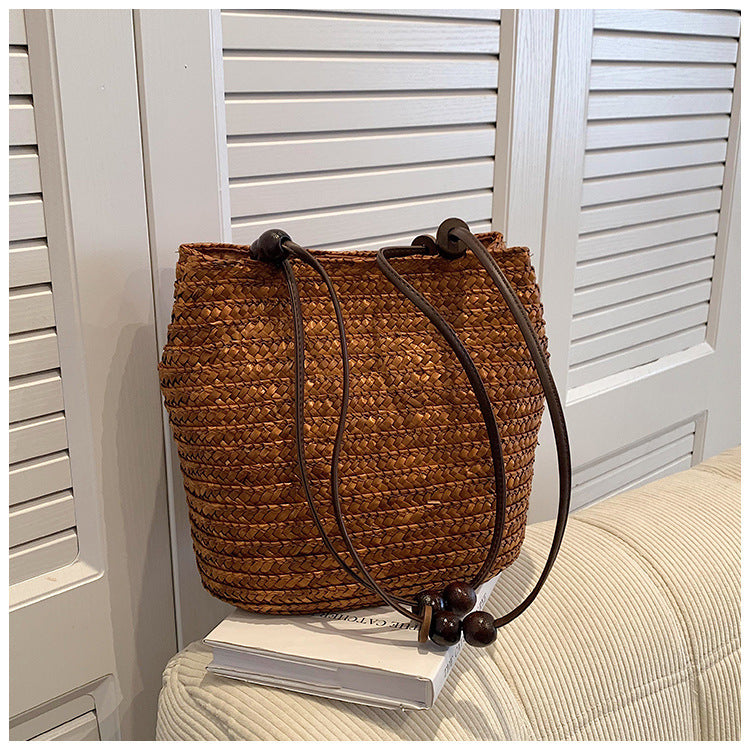 Elegant Beach Bag Made from Handcrafted Natural Material Bowlift