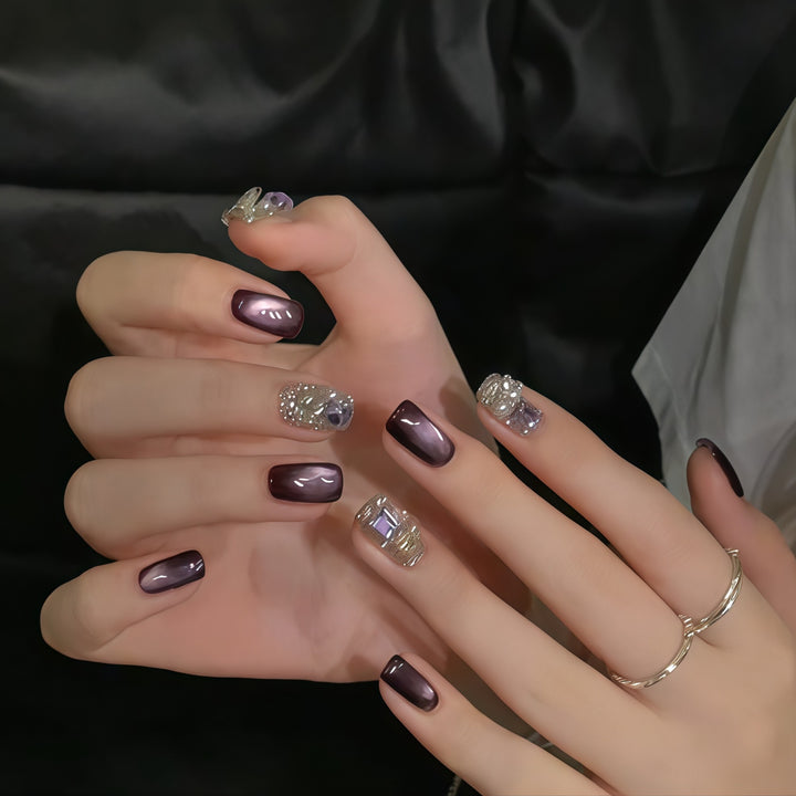Artifical nails with glamorous effects Bowlift