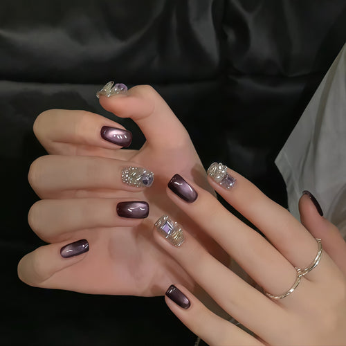 Artifical nails with glamorous effects Bowlift