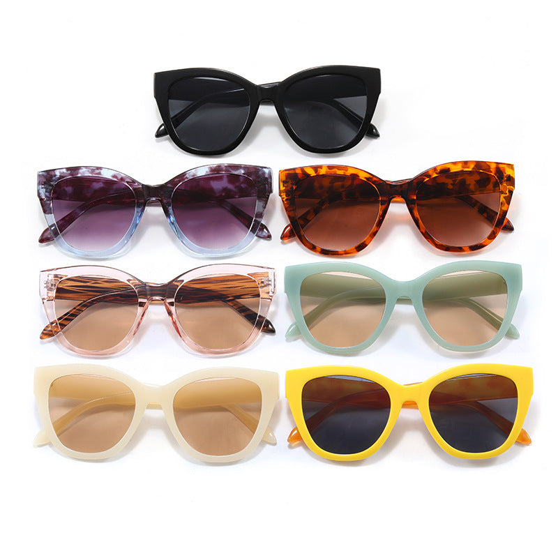 Women's extravagant sunglasses with fashionable design Bowlift