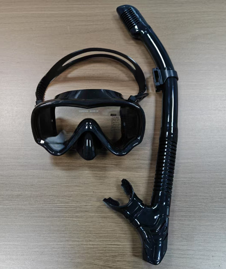 Diving mask with anti-fog technology and wide field of vision Bowlift