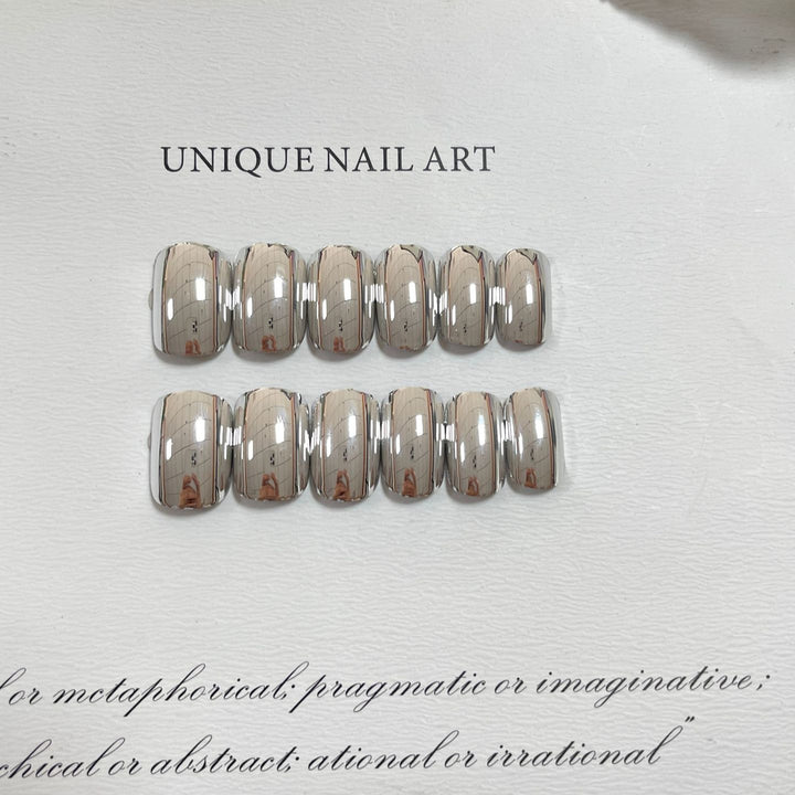 Mirrored Glossy Press-On Nail Set Bowlift