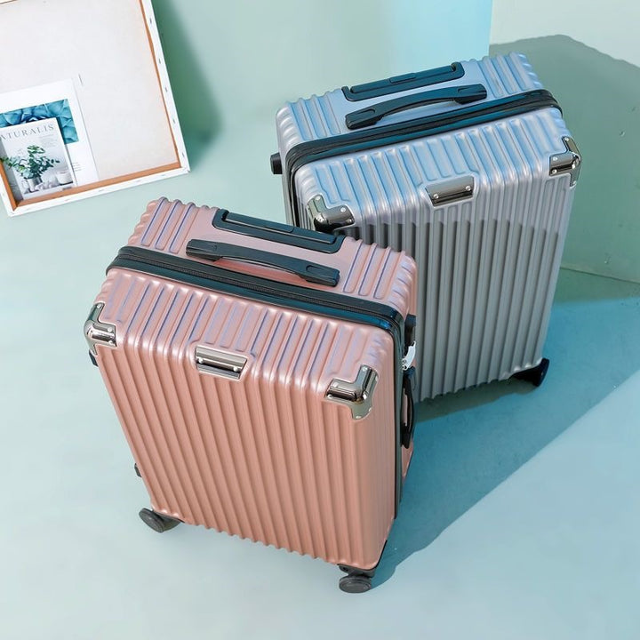 Hard Shell Travel Suitcase With Robust Rolling System Bowlift