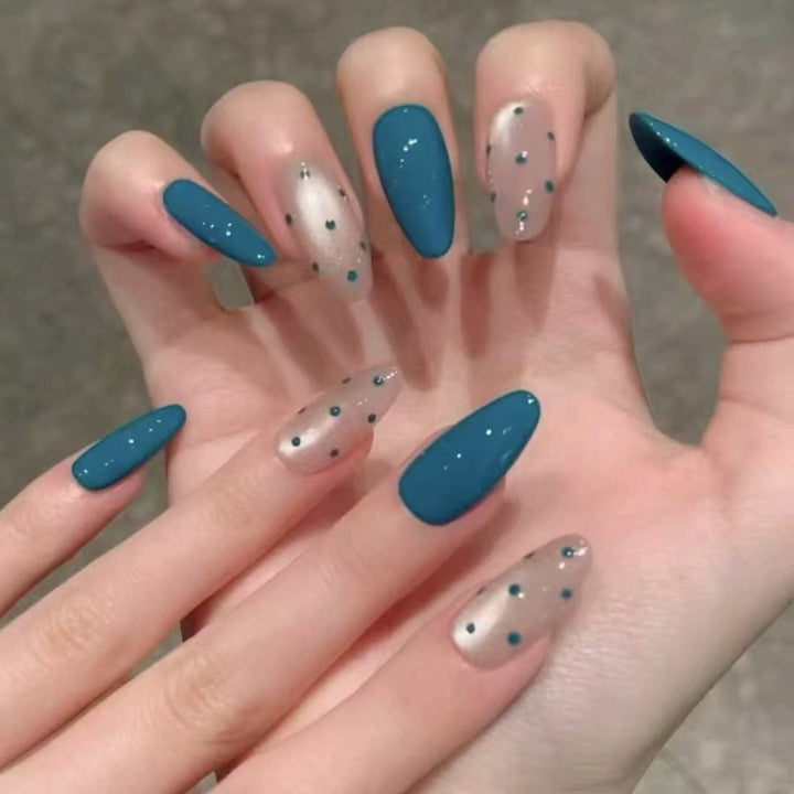 Artistic Press-On Nail Extensions Bowlift