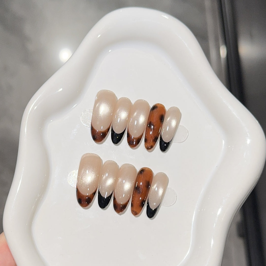 Exclusive art nail tips with elegant color gradient Bowlift