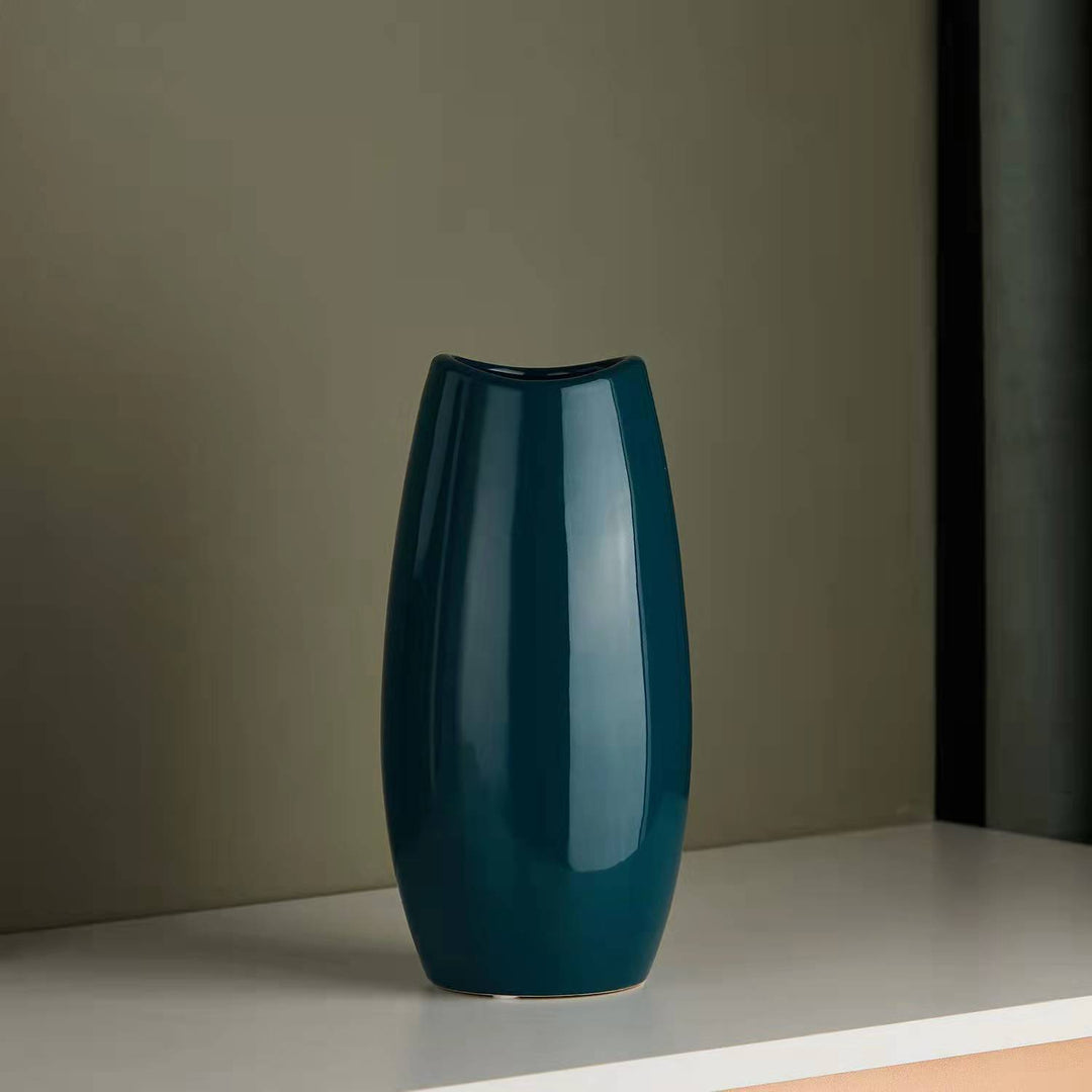 Elegant ceramic vase in modern design Bowlift