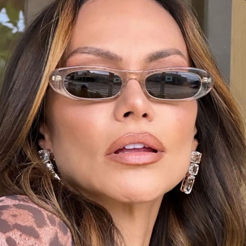 Ladies fashionable sunglasses in elegant cat-eye style Bowlift