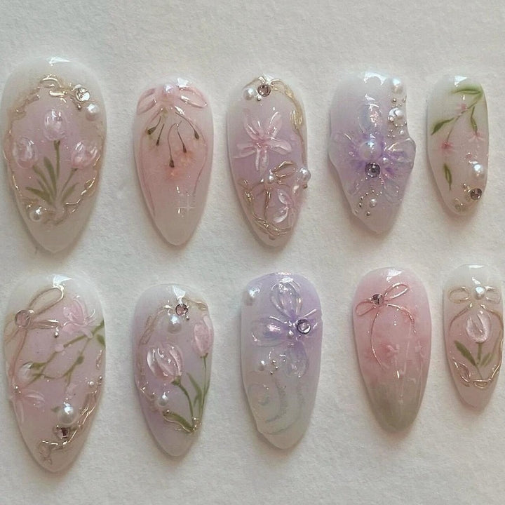 Artistic Floral and Star-Embellished Press-On Nail Set Bowlift