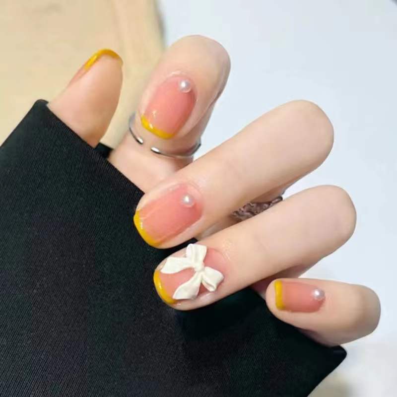 Stylish art nails with 3D flower accents Bowlift