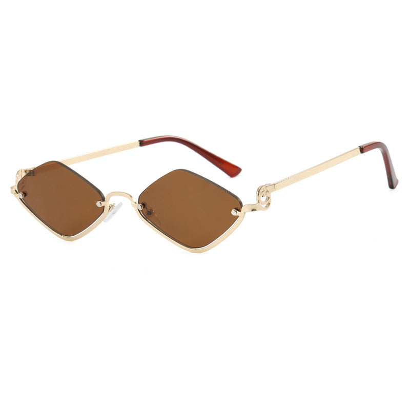 Ladies sunglasses in an elegant, geometric design Bowlift