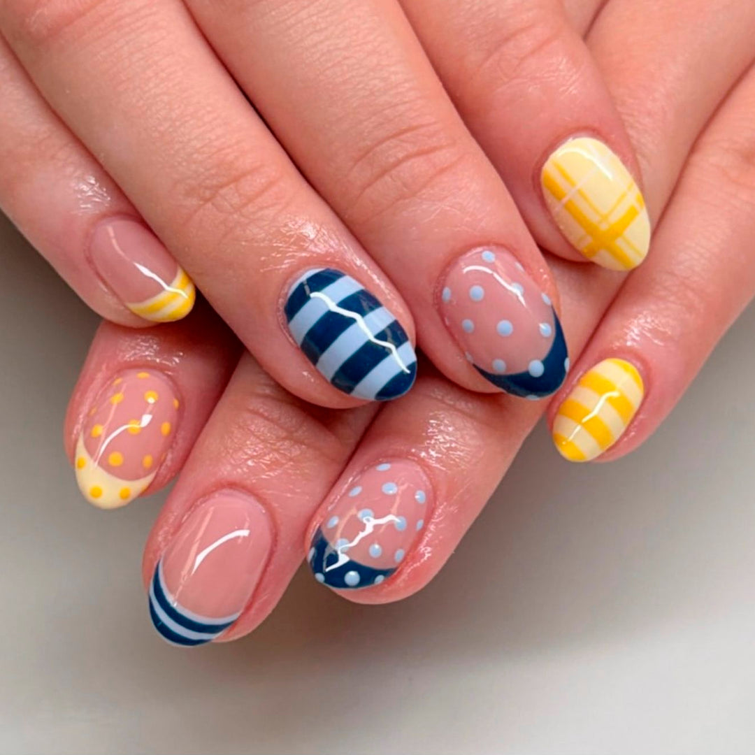 Creative Nail Art in Elegant Pattern Bowlift