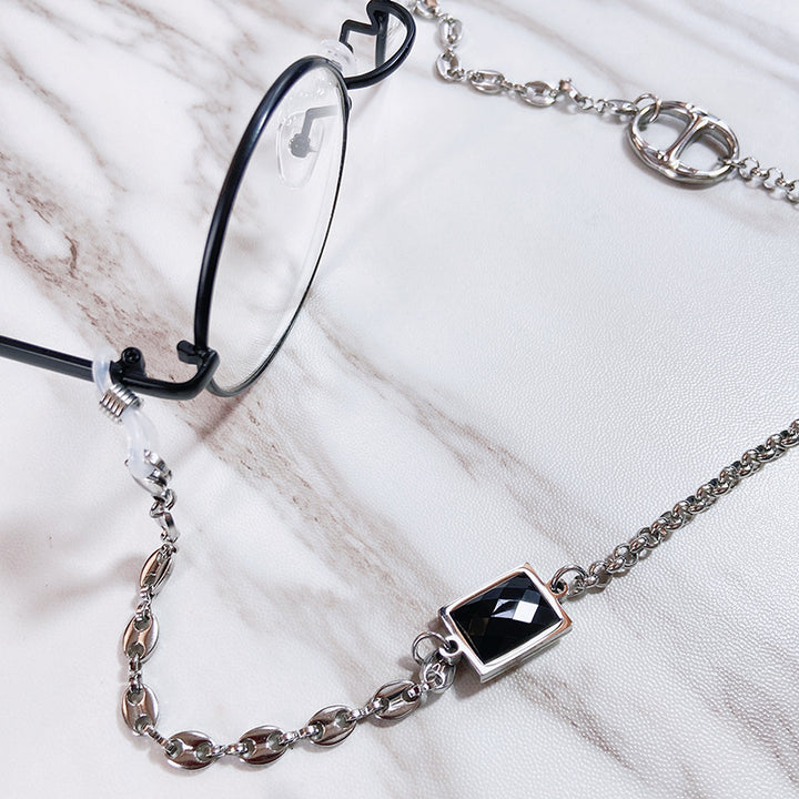 Elegant glasses holder chain with noble pendant Bowlift