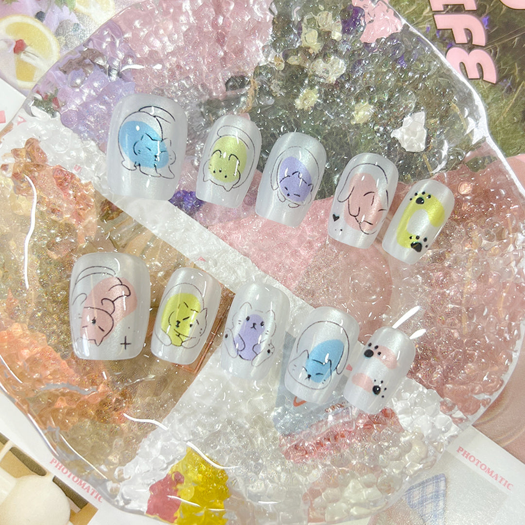 Creative nail art with animal motifs Bowlift
