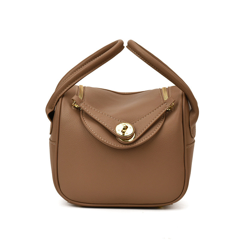 Chic Textured Handbag Bowlift