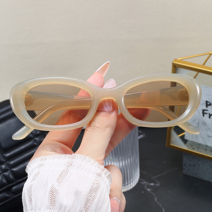 Women's fashionable sunglasses with oval design and UV protection Bowlift