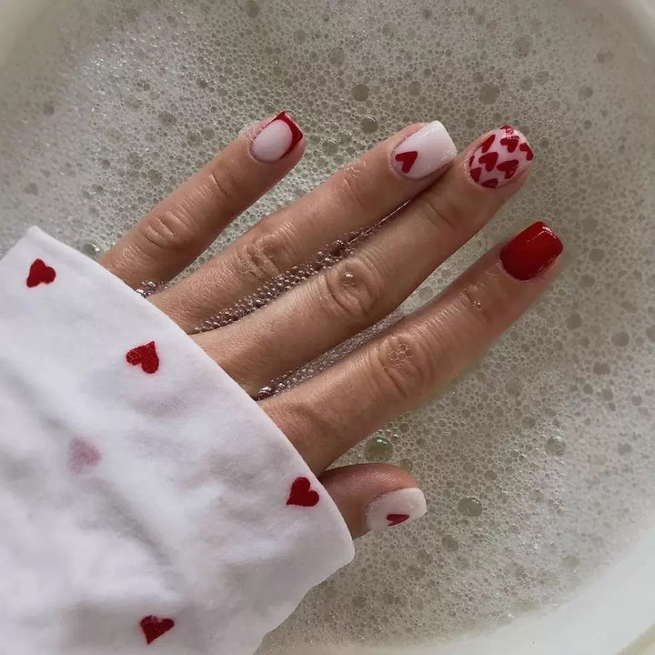 Nail art set with romantic heart designs and elegant shine Bowlift