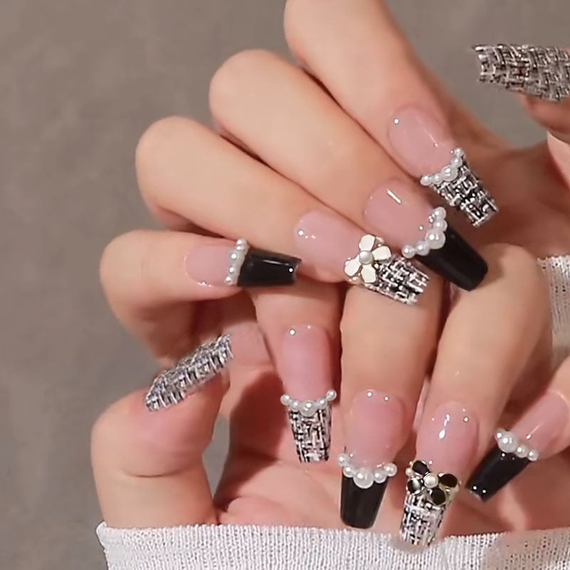Artificial nail set with elegant pearl and flower motif Bowlift