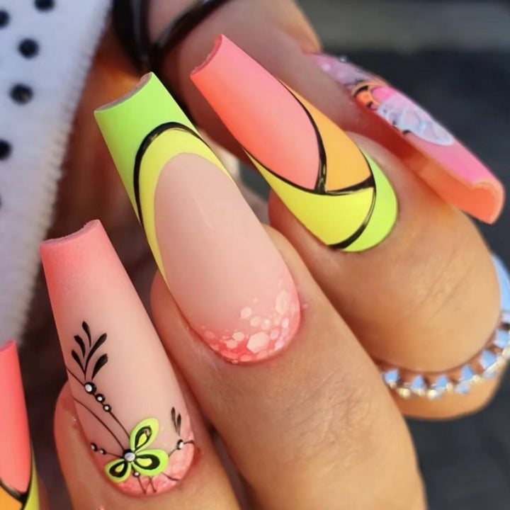 Creative artificial nails in modern design Bowlift