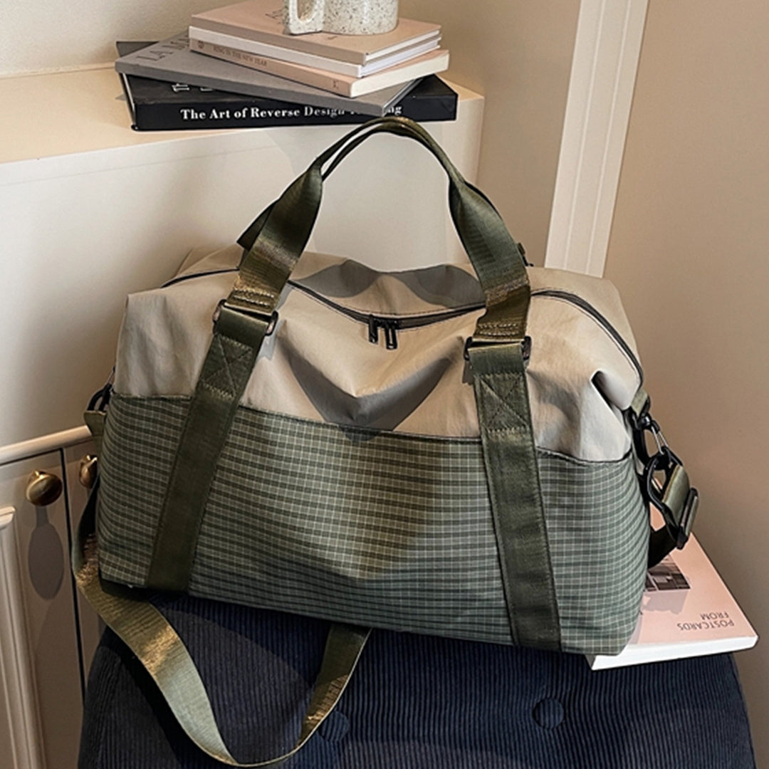 Versatile sports and travel bag with breathable material and robust design Bowlift