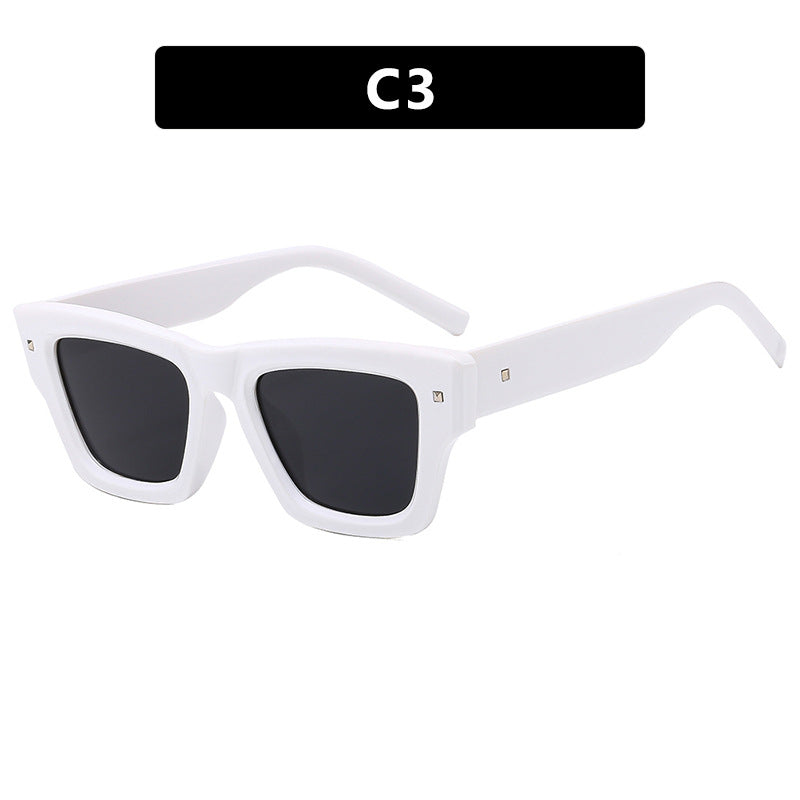 Ladies trendy sunglasses with square frame and UV protection Bowlift
