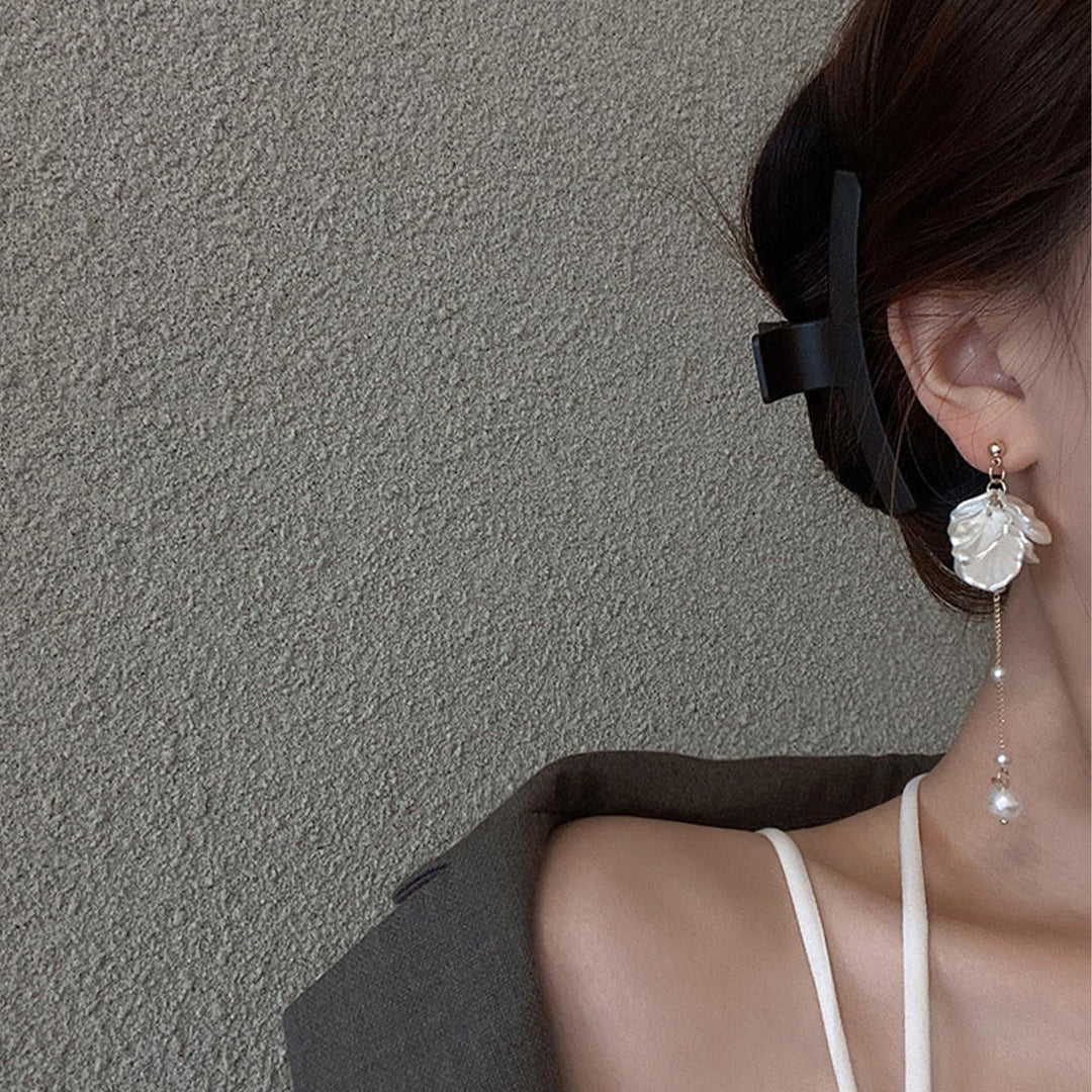Floral Leaf Drop Earrings Bowlift