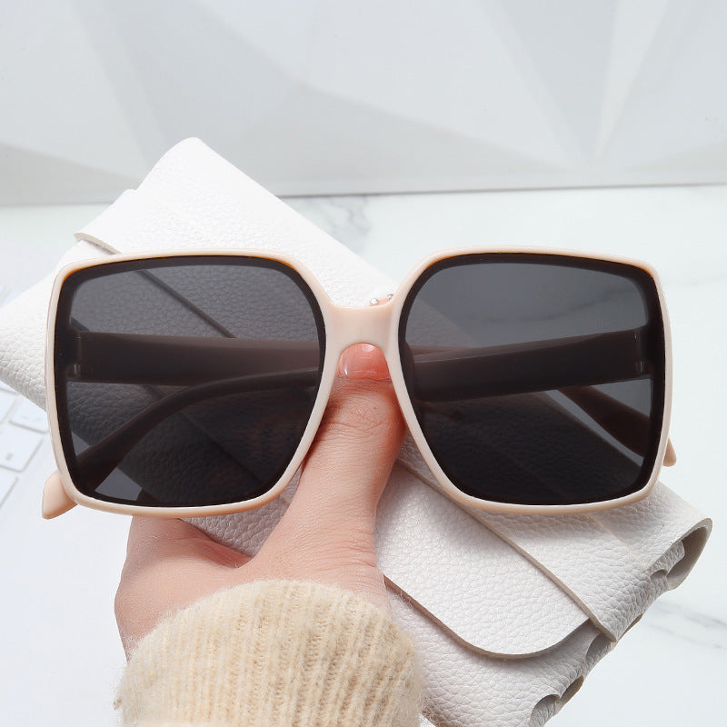Ladies oversized sunglasses in modern tortoiseshell design Bowlift